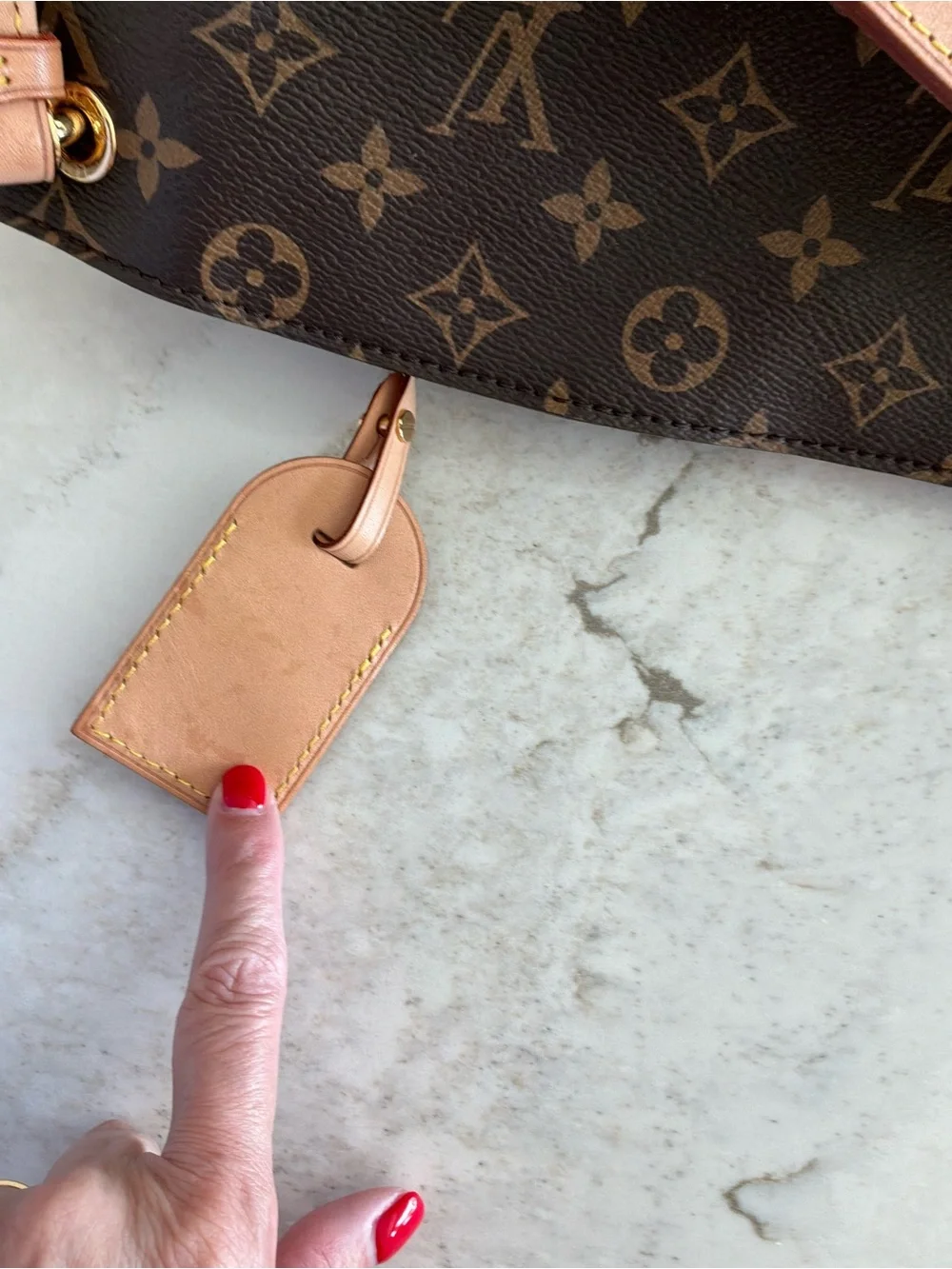 Louis Vuitton Graceful PM in Monogram Shoulder Bag.